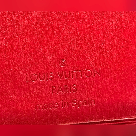 Vibrant Red Louis Vuitton Epi Card Wallet - Picture 5 of 6